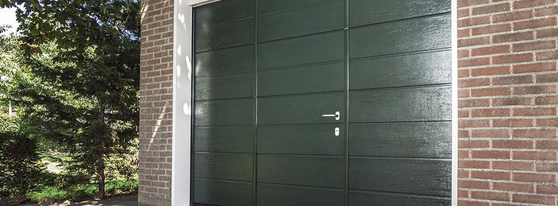 Garagedeur met loopdeur kooloos